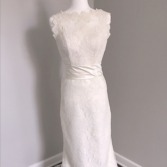 Wedding Dress - Picture 5 of 15